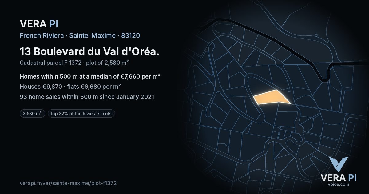 13 Boulevard du Val d'Oréa, Sainte-Maxime at night – the plot lit, the parcels around coloured by the prices near them
