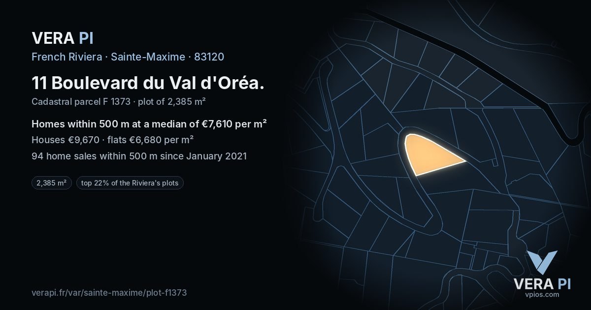 11 Boulevard du Val d'Oréa, Sainte-Maxime at night – the plot lit, the parcels around coloured by the prices near them