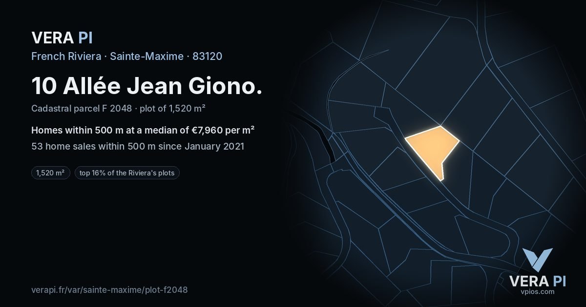 10 Allée Jean Giono, Sainte-Maxime at night – the plot lit, the parcels around coloured by the prices near them