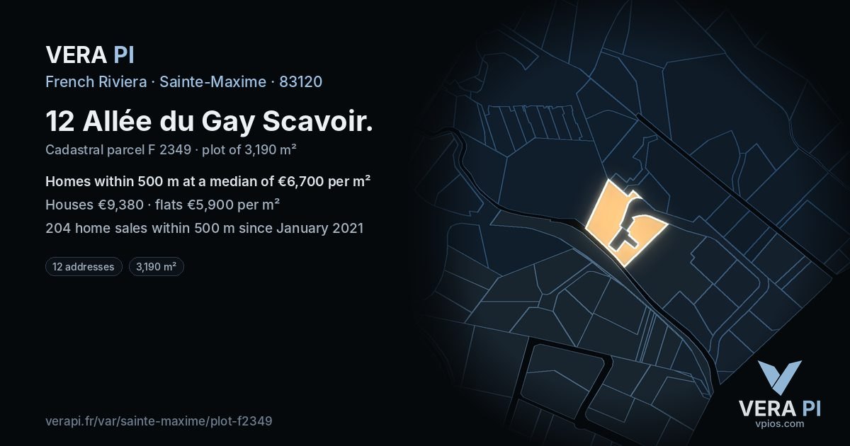 12 Allée du Gay Scavoir, Sainte-Maxime at night – the plot lit, the parcels around coloured by the prices near them
