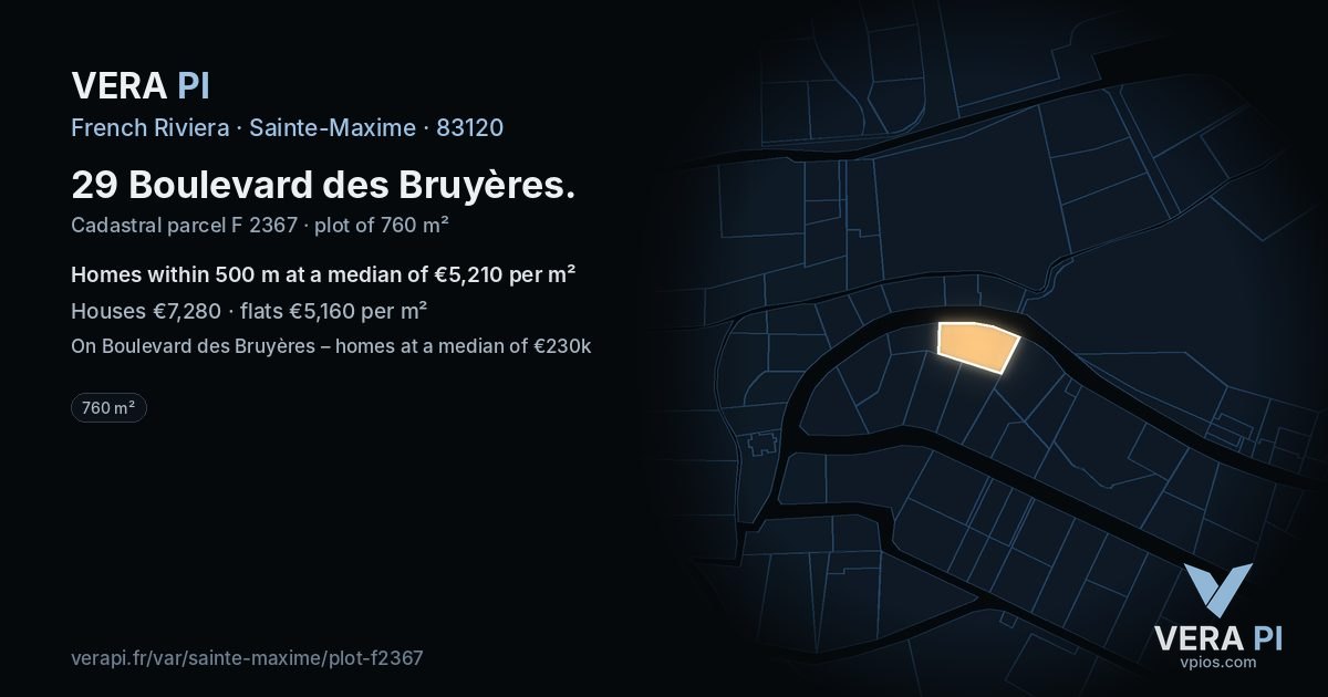 29 Boulevard des Bruyères, Sainte-Maxime at night – the plot lit, the parcels around coloured by the prices near them