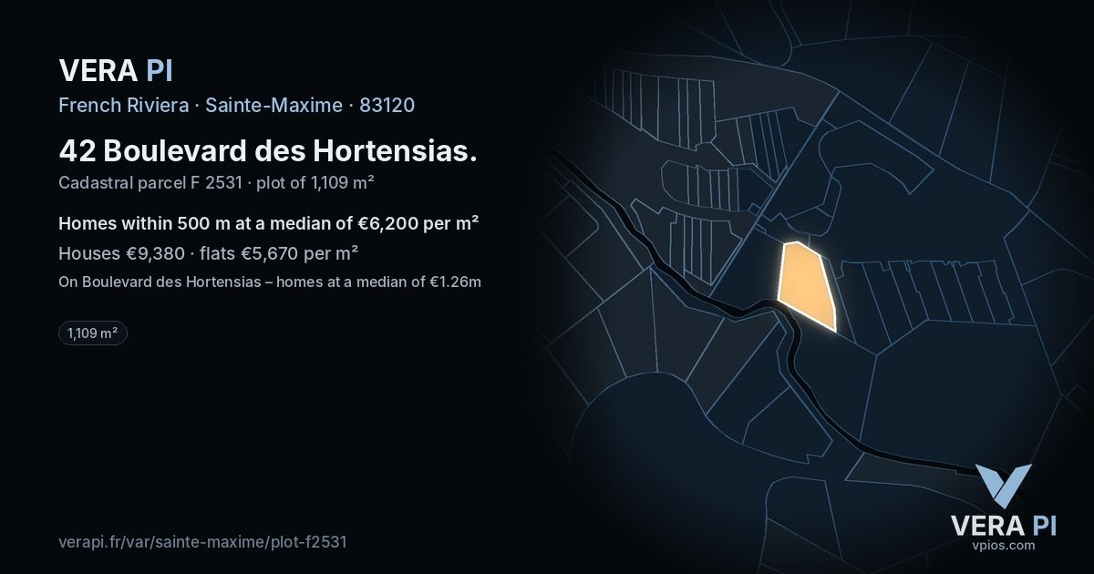 42 Boulevard des Hortensias, Sainte-Maxime at night – the plot lit, the parcels around coloured by the prices near them
