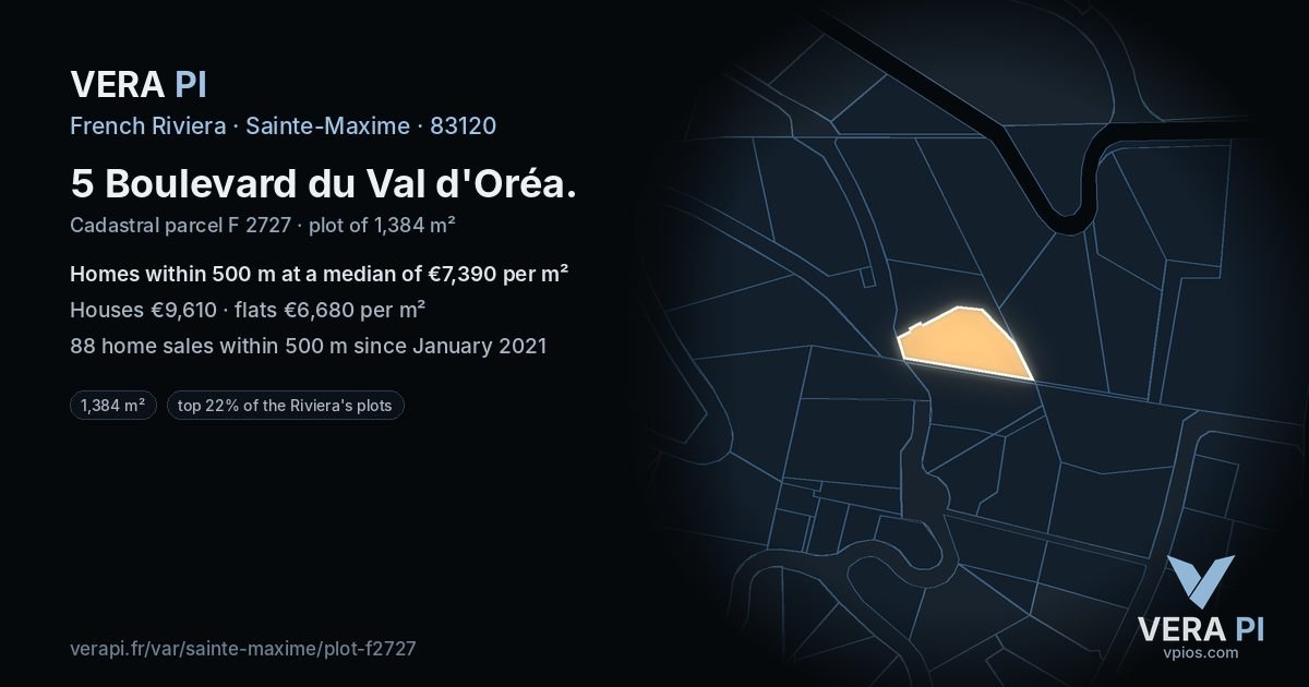 5 Boulevard du Val d'Oréa, Sainte-Maxime at night – the plot lit, the parcels around coloured by the prices near them