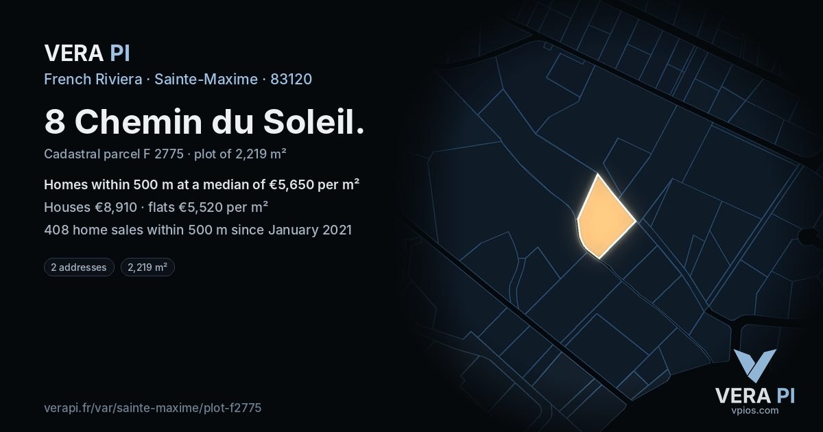 8 Chemin du Soleil, Sainte-Maxime at night – the plot lit, the parcels around coloured by the prices near them
