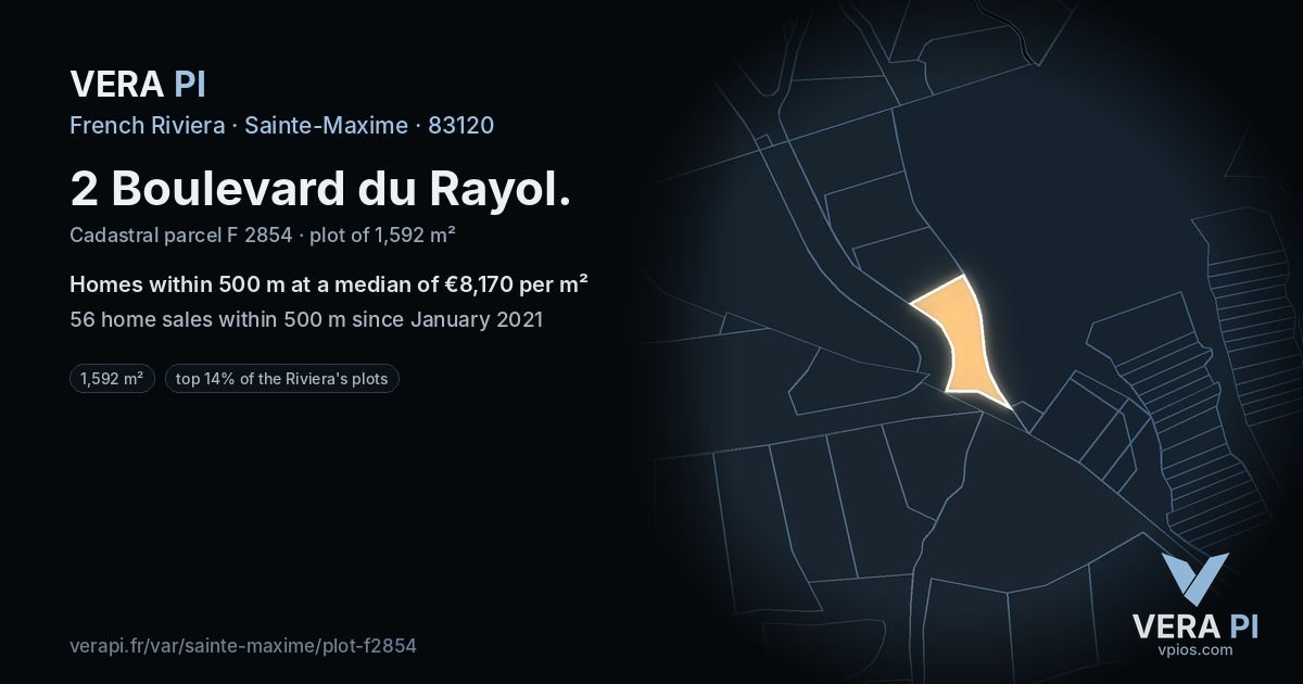 2 Boulevard du Rayol, Sainte-Maxime at night – the plot lit, the parcels around coloured by the prices near them
