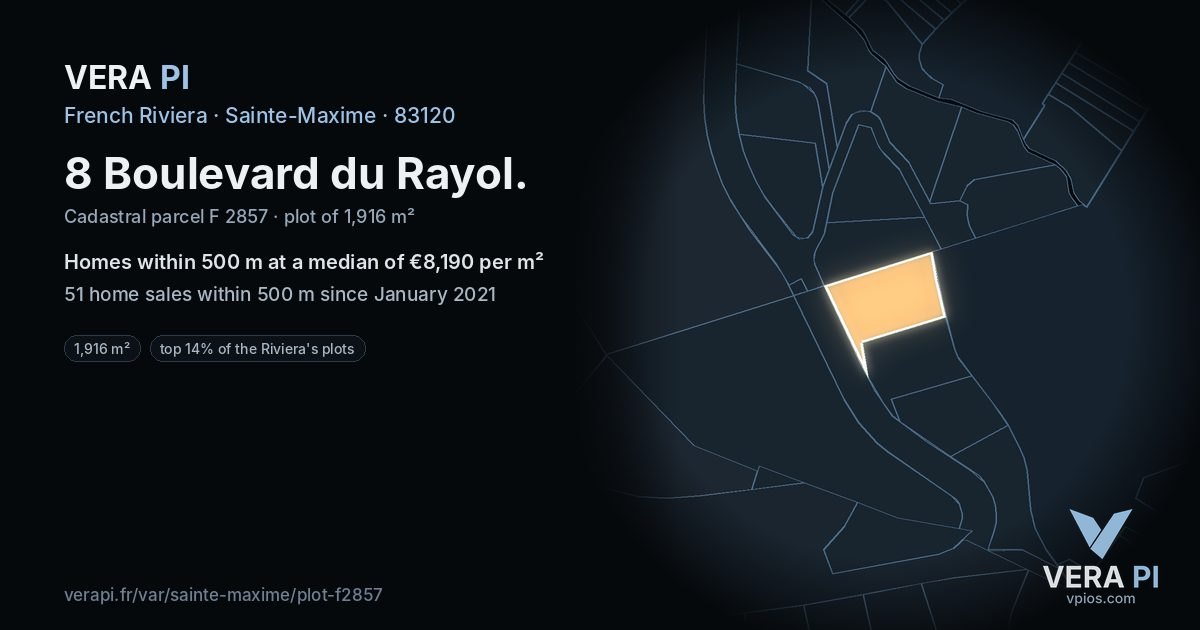 8 Boulevard du Rayol, Sainte-Maxime at night – the plot lit, the parcels around coloured by the prices near them