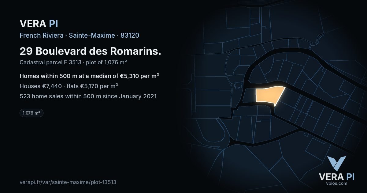 29 Boulevard des Romarins, Sainte-Maxime at night – the plot lit, the parcels around coloured by the prices near them
