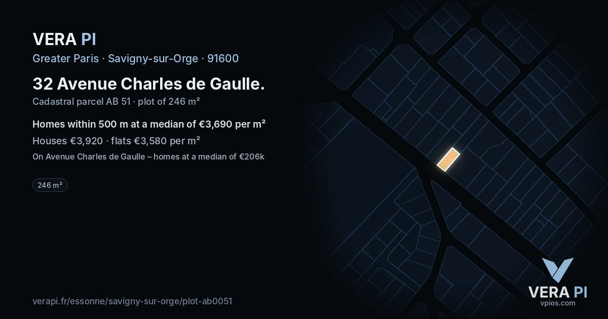 32 Avenue Charles de Gaulle, Savigny-sur-Orge at night – the plot lit, the parcels around coloured by the prices near them