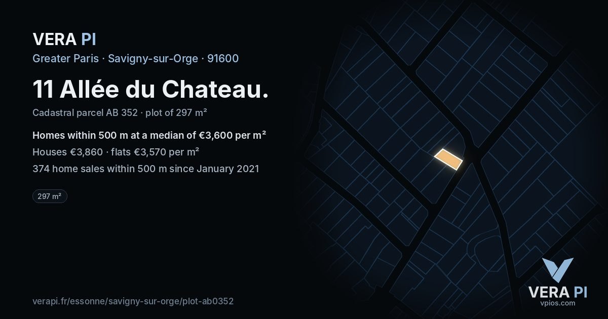 11 Allée du Chateau, Savigny-sur-Orge at night – the plot lit, the parcels around coloured by the prices near them