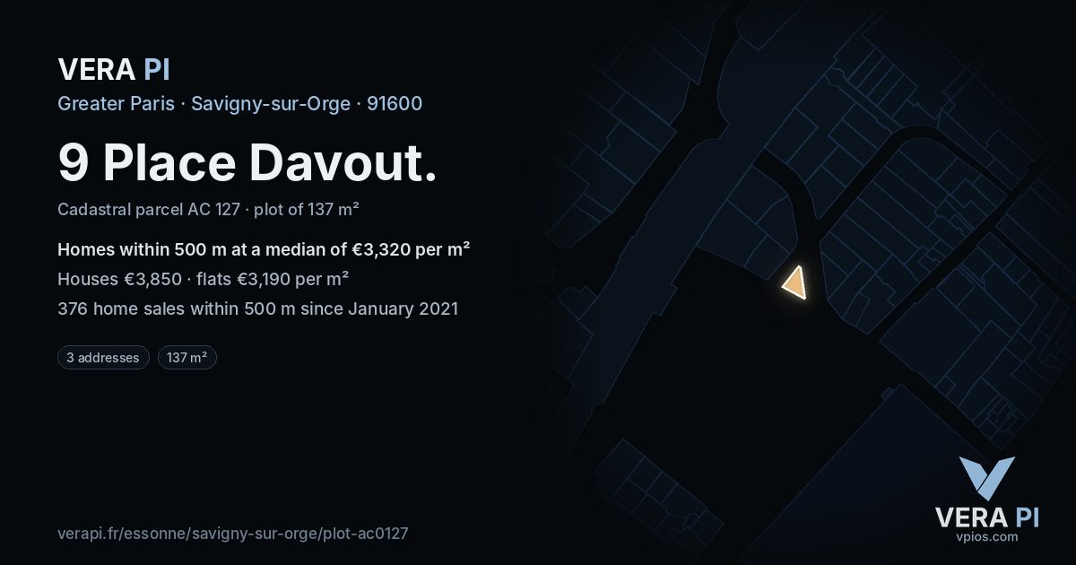 9 Place Davout, Savigny-sur-Orge at night – the plot lit, the parcels around coloured by the prices near them