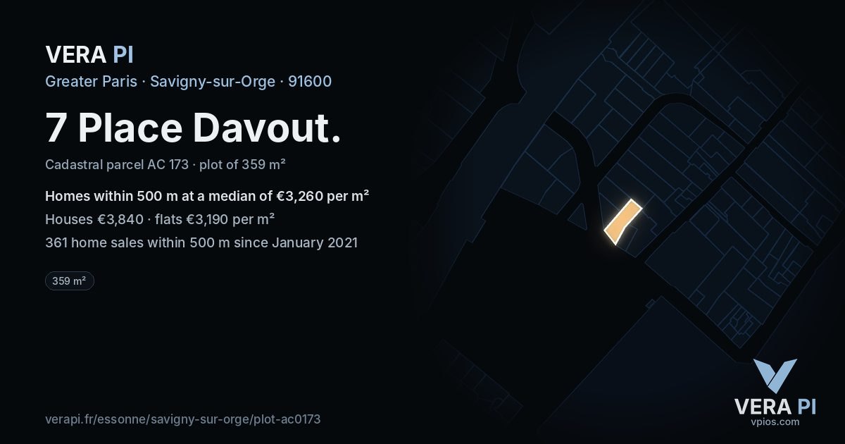 7 Place Davout, Savigny-sur-Orge at night – the plot lit, the parcels around coloured by the prices near them