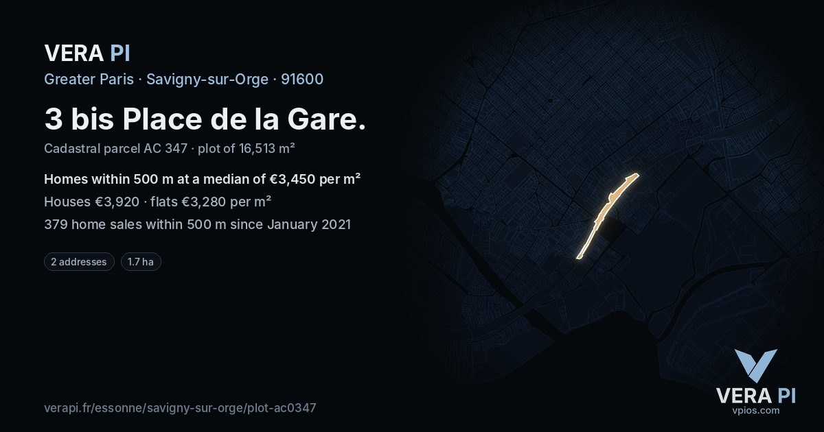 3 bis Place de la Gare, Savigny-sur-Orge at night – the plot lit, the parcels around coloured by the prices near them