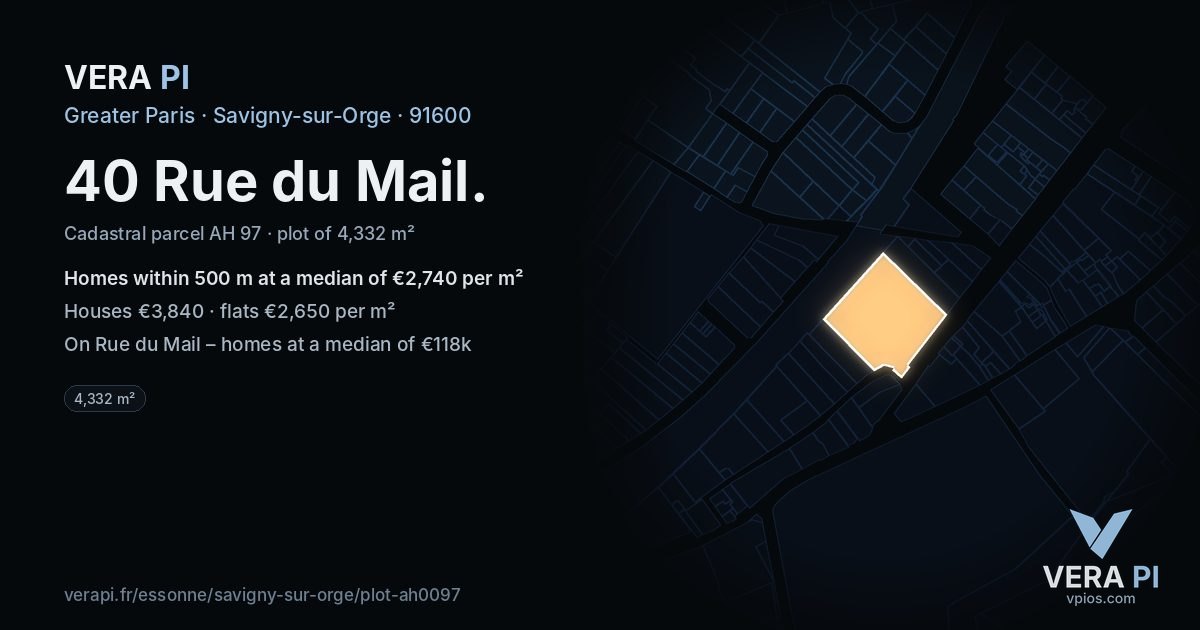 40 Rue du Mail, Savigny-sur-Orge at night – the plot lit, the parcels around coloured by the prices near them