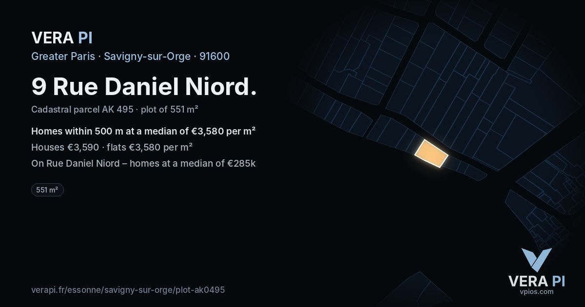 9 Rue Daniel Niord, Savigny-sur-Orge at night – the plot lit, the parcels around coloured by the prices near them