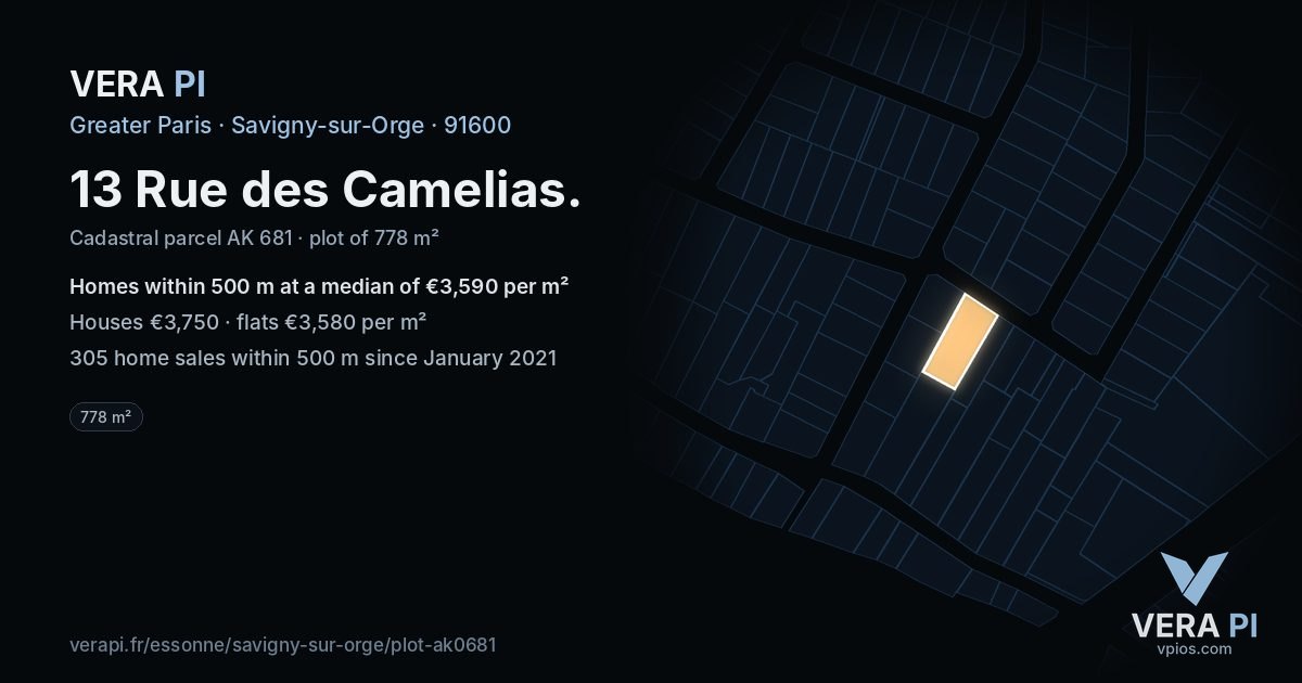 13 Rue des Camelias, Savigny-sur-Orge at night – the plot lit, the parcels around coloured by the prices near them
