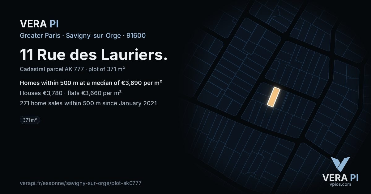 11 Rue des Lauriers, Savigny-sur-Orge at night – the plot lit, the parcels around coloured by the prices near them