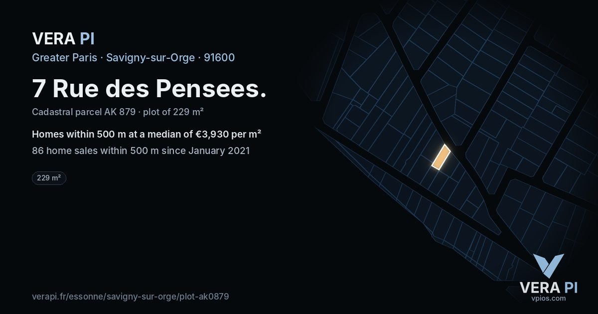 7 Rue des Pensees, Savigny-sur-Orge at night – the plot lit, the parcels around coloured by the prices near them