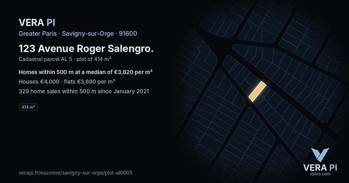 123 Avenue Roger Salengro, Savigny-sur-Orge at night – the plot lit, the parcels around coloured by the prices near them