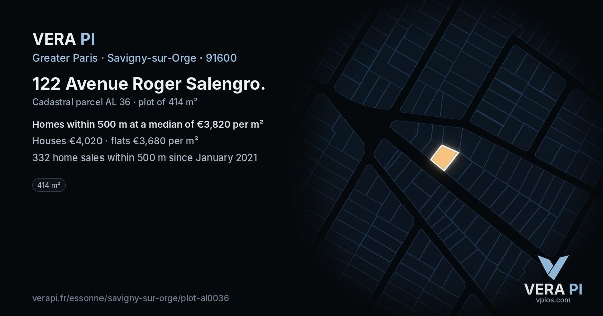 122 Avenue Roger Salengro, Savigny-sur-Orge at night – the plot lit, the parcels around coloured by the prices near them