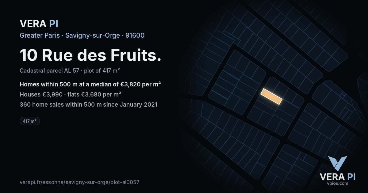 10 Rue des Fruits, Savigny-sur-Orge at night – the plot lit, the parcels around coloured by the prices near them