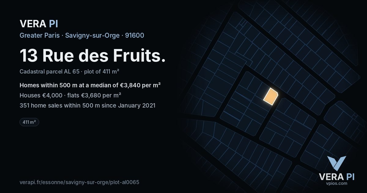13 Rue des Fruits, Savigny-sur-Orge at night – the plot lit, the parcels around coloured by the prices near them