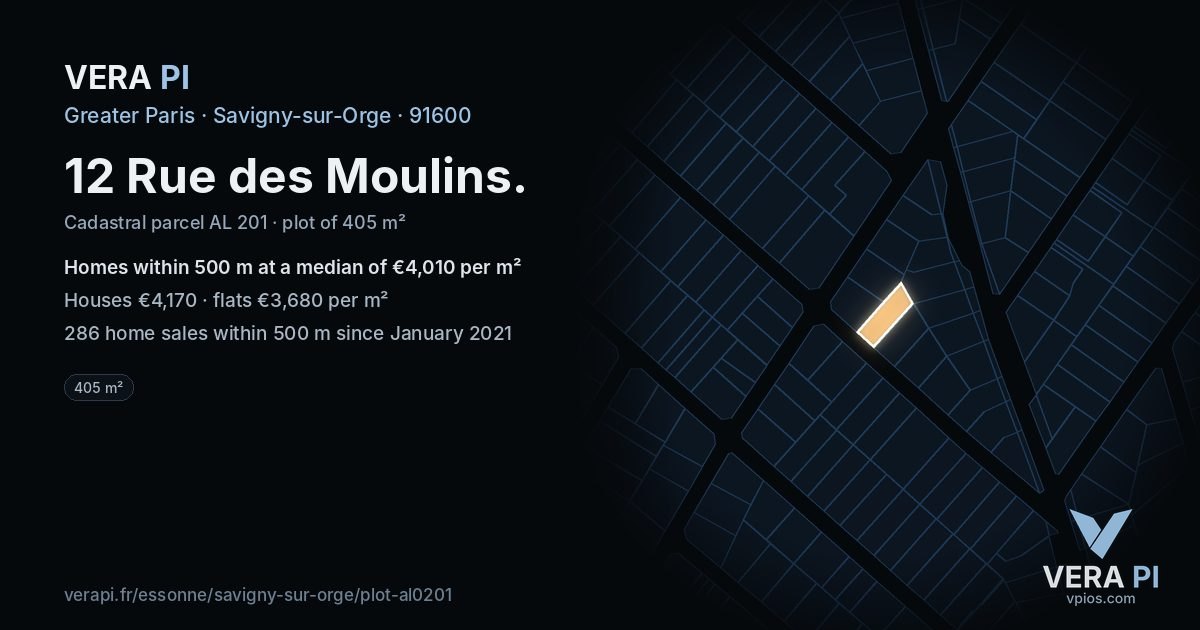 12 Rue des Moulins, Savigny-sur-Orge at night – the plot lit, the parcels around coloured by the prices near them