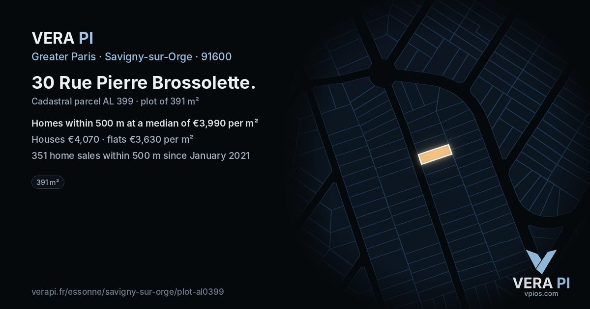 30 Rue Pierre Brossolette, Savigny-sur-Orge at night – the plot lit, the parcels around coloured by the prices near them