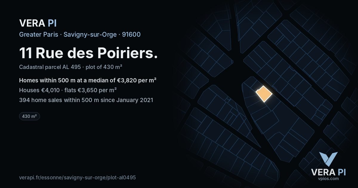 11 Rue des Poiriers, Savigny-sur-Orge at night – the plot lit, the parcels around coloured by the prices near them