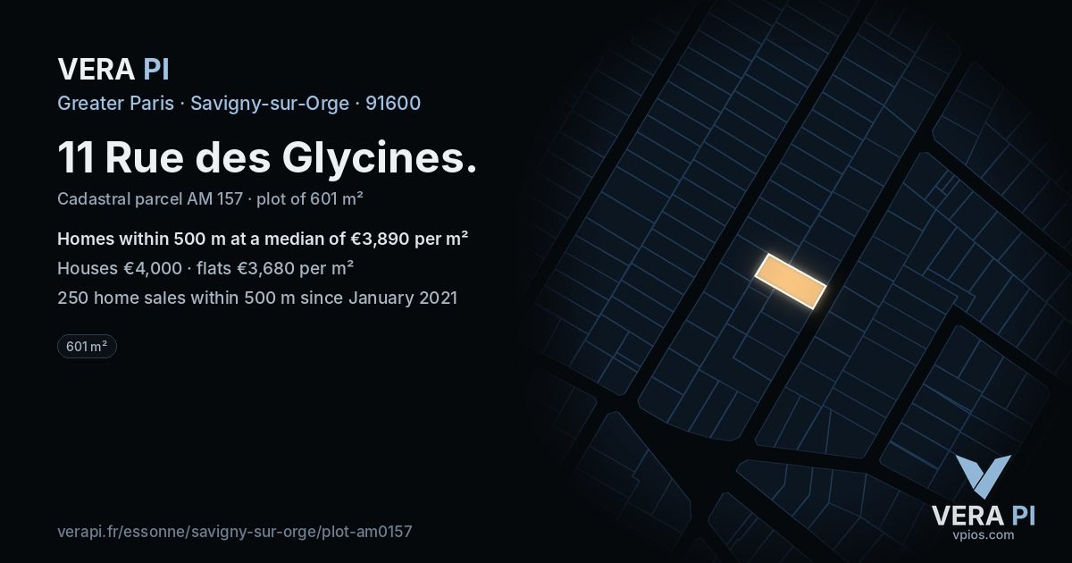11 Rue des Glycines, Savigny-sur-Orge at night – the plot lit, the parcels around coloured by the prices near them