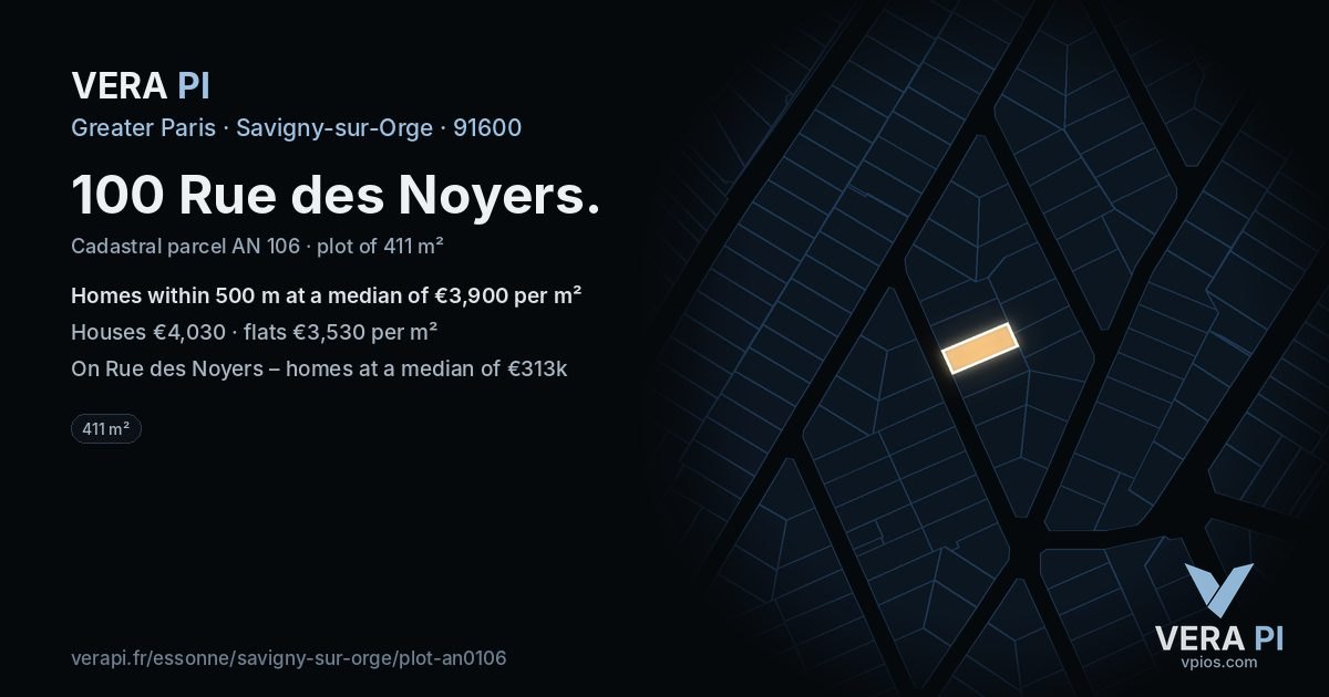 100 Rue des Noyers, Savigny-sur-Orge at night – the plot lit, the parcels around coloured by the prices near them