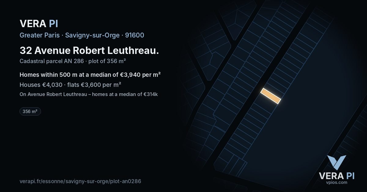 32 Avenue Robert Leuthreau, Savigny-sur-Orge at night – the plot lit, the parcels around coloured by the prices near them