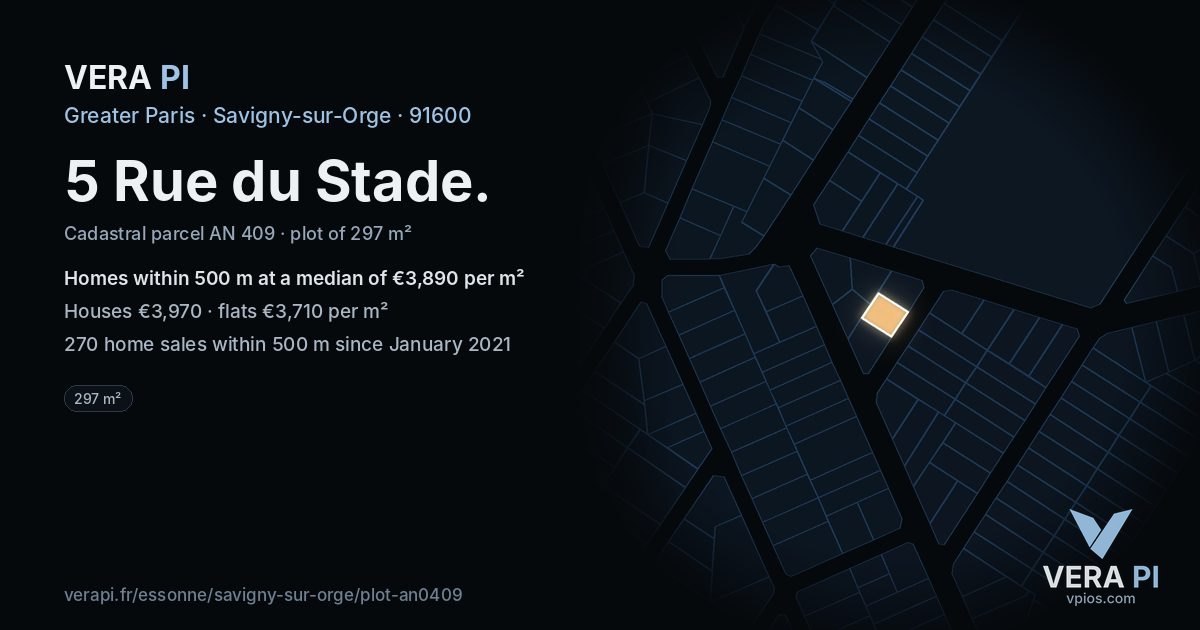 5 Rue du Stade, Savigny-sur-Orge at night – the plot lit, the parcels around coloured by the prices near them