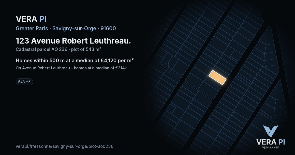 123 Avenue Robert Leuthreau, Savigny-sur-Orge at night – the plot lit, the parcels around coloured by the prices near them