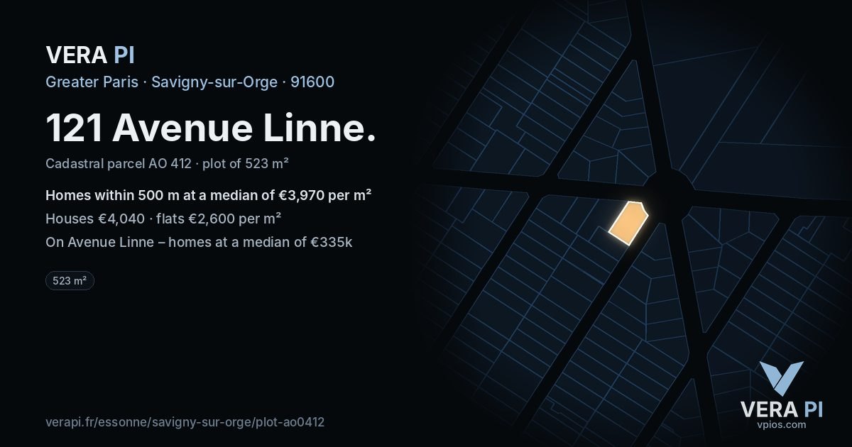 121 Avenue Linne, Savigny-sur-Orge at night – the plot lit, the parcels around coloured by the prices near them