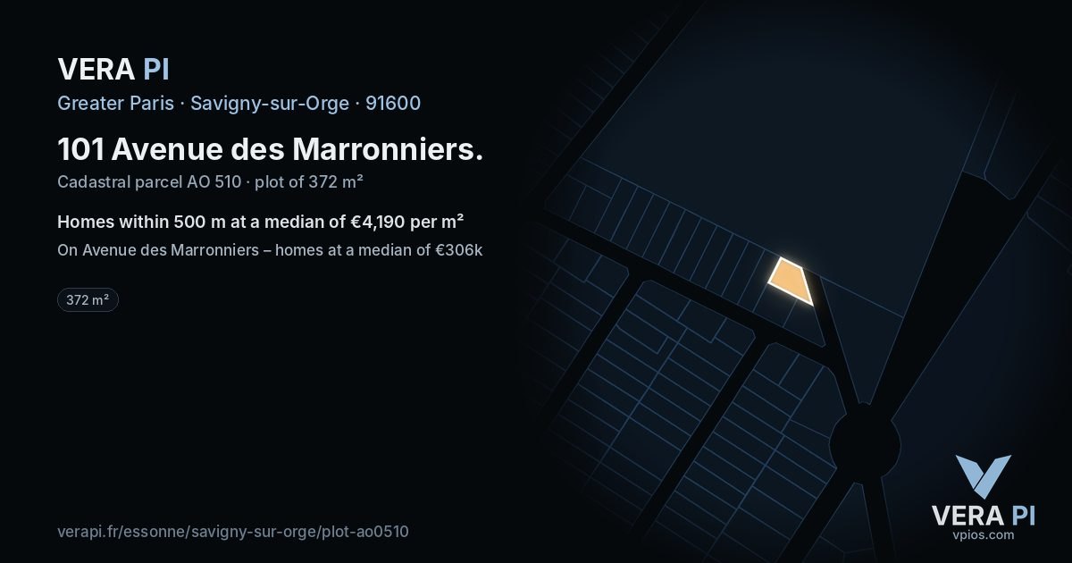 101 Avenue des Marronniers, Savigny-sur-Orge at night – the plot lit, the parcels around coloured by the prices near them