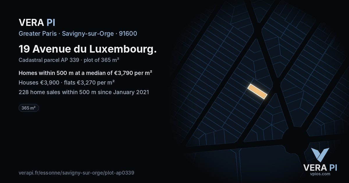 19 Avenue du Luxembourg, Savigny-sur-Orge at night – the plot lit, the parcels around coloured by the prices near them