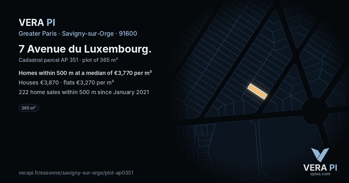 7 Avenue du Luxembourg, Savigny-sur-Orge at night – the plot lit, the parcels around coloured by the prices near them