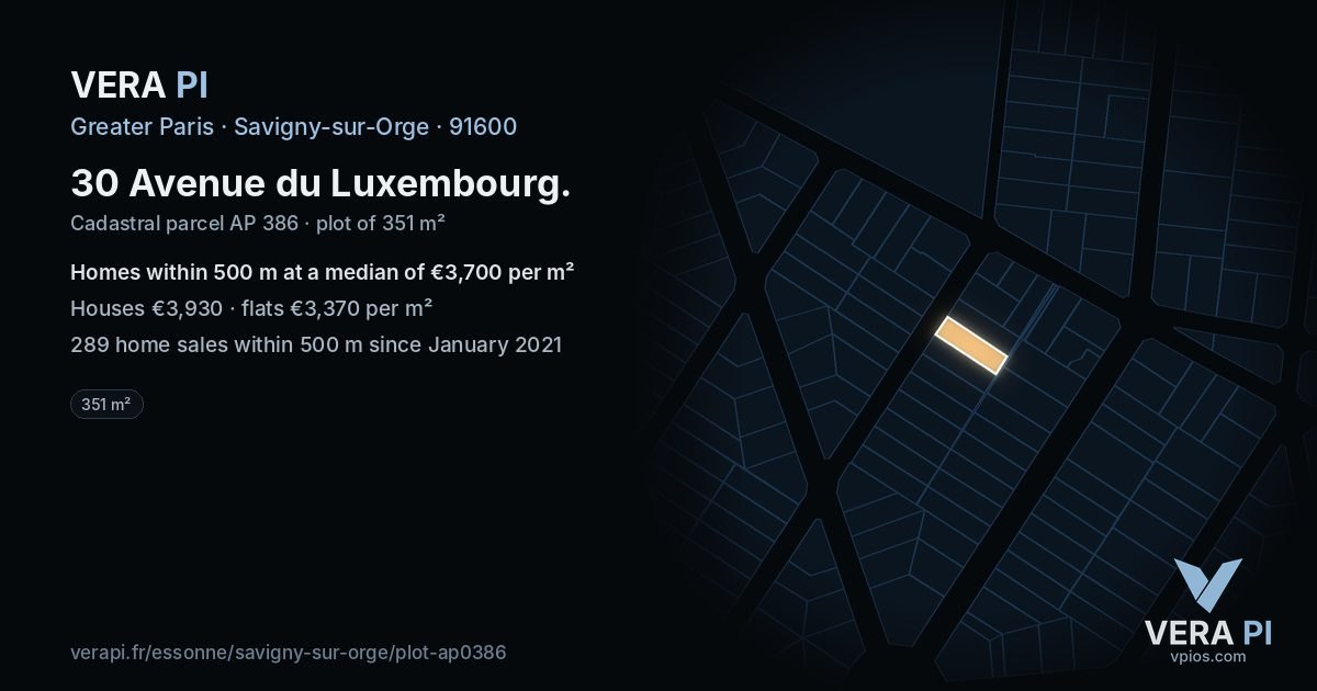 30 Avenue du Luxembourg, Savigny-sur-Orge at night – the plot lit, the parcels around coloured by the prices near them