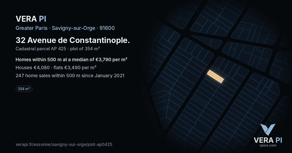 32 Avenue de Constantinople, Savigny-sur-Orge at night – the plot lit, the parcels around coloured by the prices near them