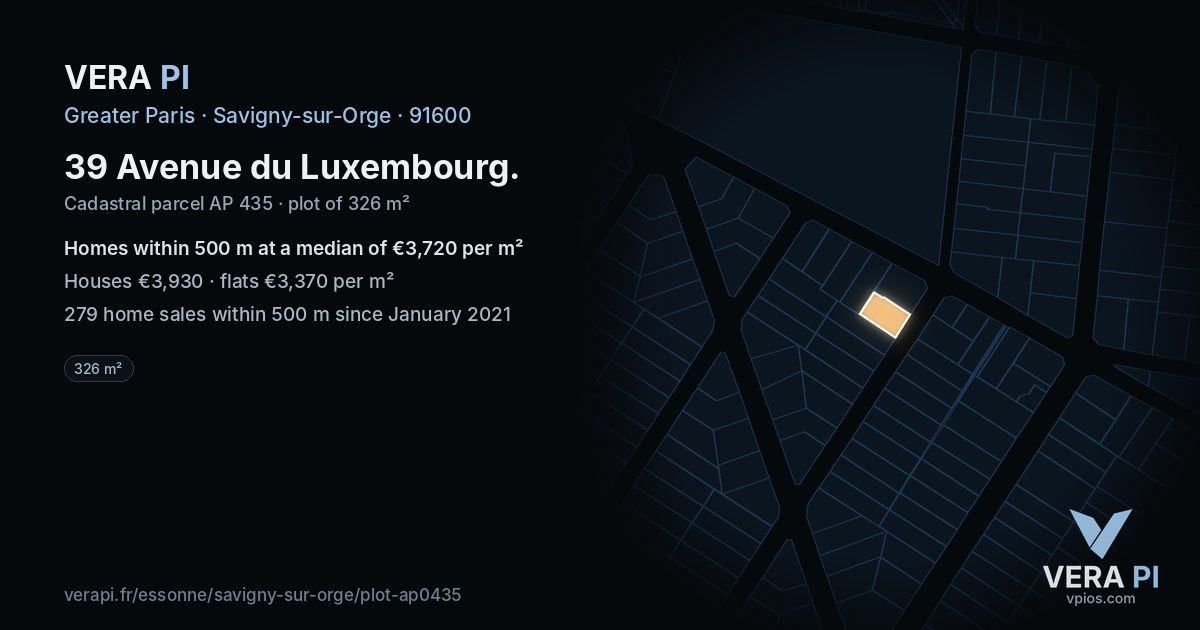 39 Avenue du Luxembourg, Savigny-sur-Orge at night – the plot lit, the parcels around coloured by the prices near them