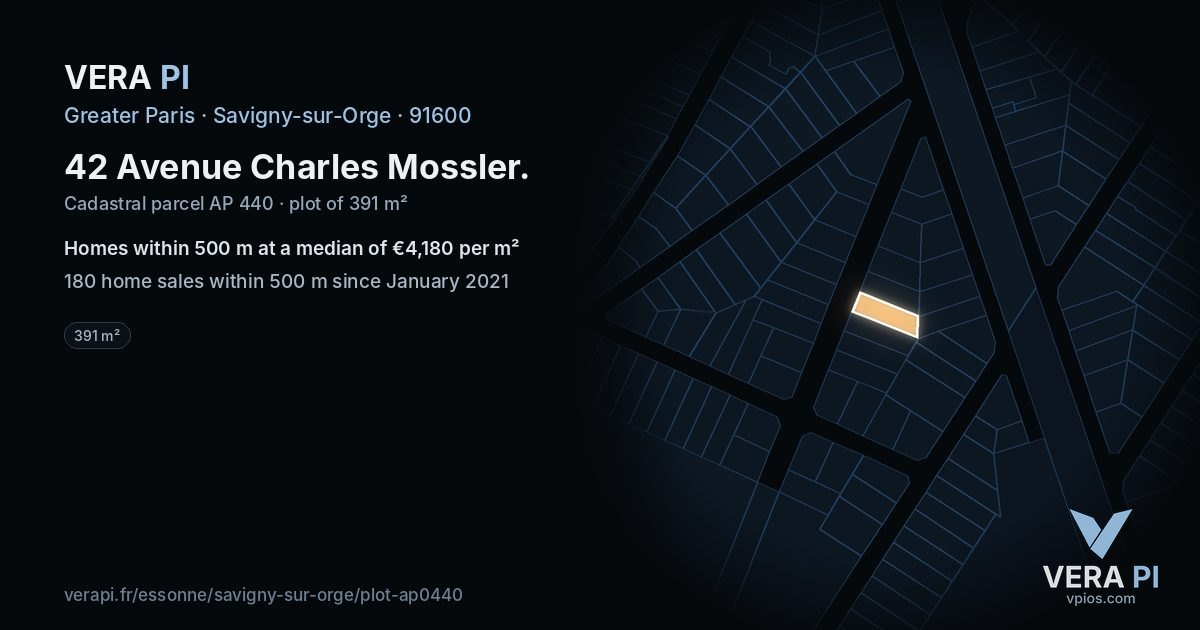 42 Avenue Charles Mossler, Savigny-sur-Orge at night – the plot lit, the parcels around coloured by the prices near them