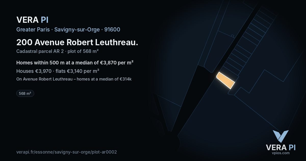 200 Avenue Robert Leuthreau, Savigny-sur-Orge at night – the plot lit, the parcels around coloured by the prices near them