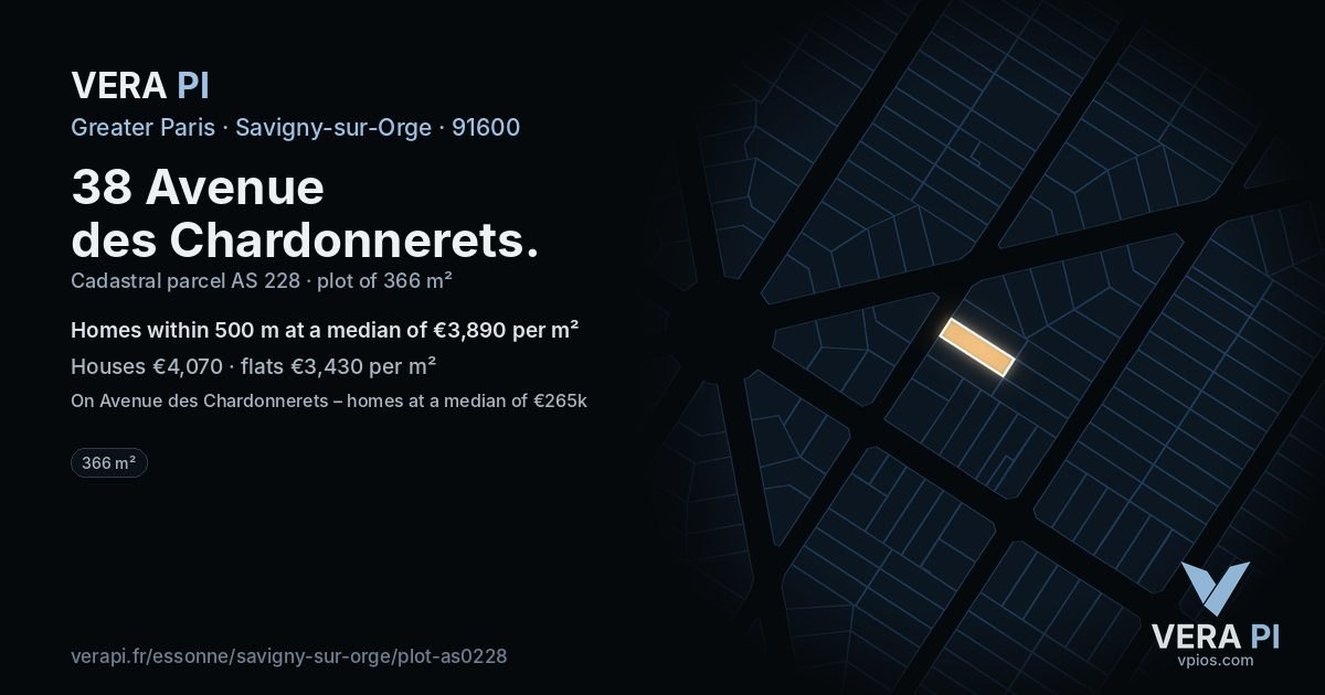38 Avenue des Chardonnerets, Savigny-sur-Orge at night – the plot lit, the parcels around coloured by the prices near them