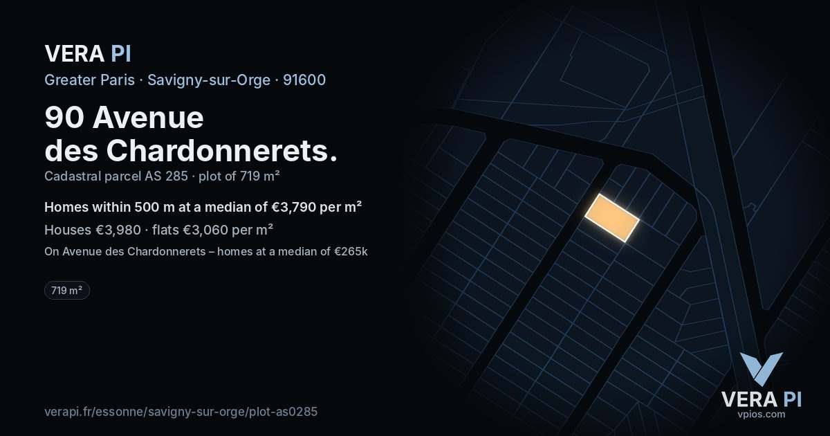 90 Avenue des Chardonnerets, Savigny-sur-Orge at night – the plot lit, the parcels around coloured by the prices near them