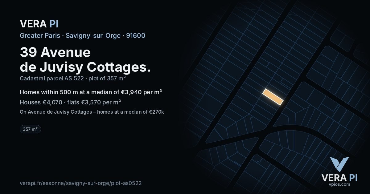 39 Avenue de Juvisy Cottages, Savigny-sur-Orge at night – the plot lit, the parcels around coloured by the prices near them