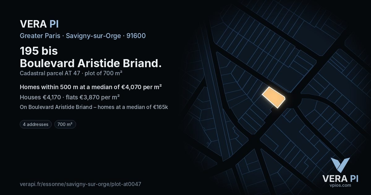 195 bis Boulevard Aristide Briand, Savigny-sur-Orge at night – the plot lit, the parcels around coloured by the prices near them