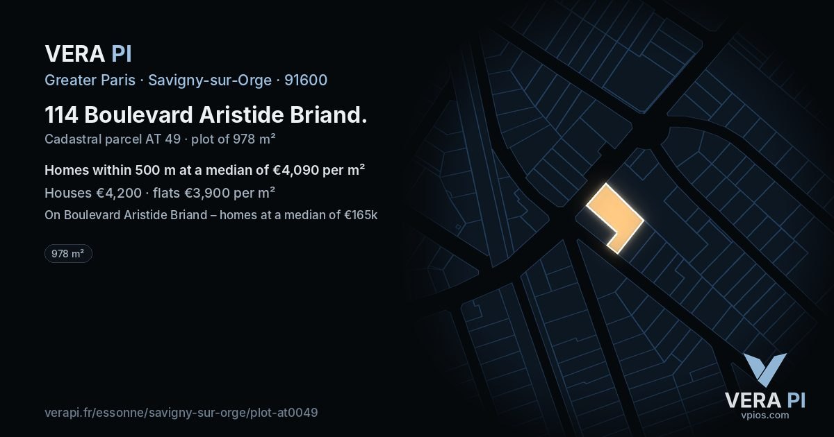 114 Boulevard Aristide Briand, Savigny-sur-Orge at night – the plot lit, the parcels around coloured by the prices near them
