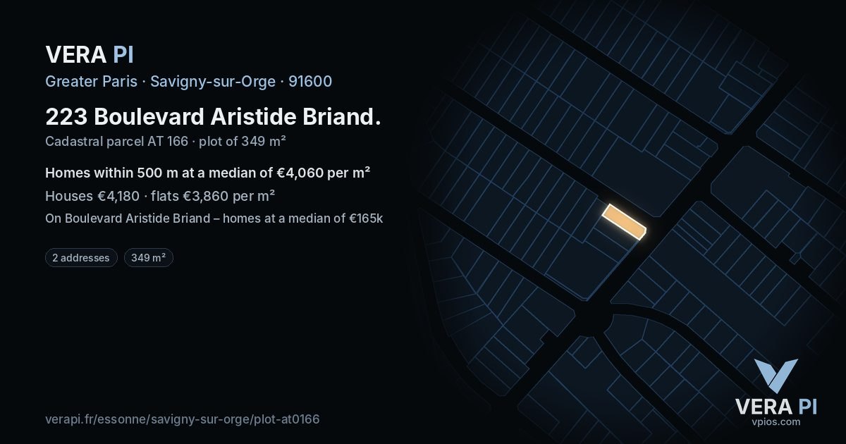 223 Boulevard Aristide Briand, Savigny-sur-Orge at night – the plot lit, the parcels around coloured by the prices near them