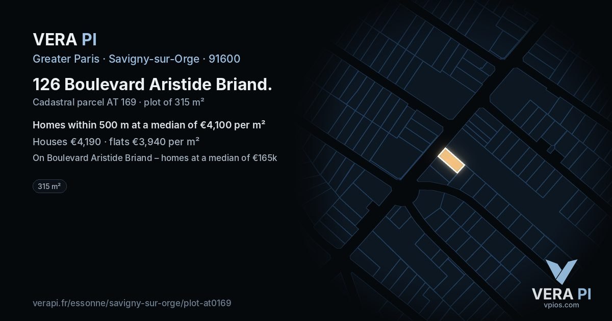 126 Boulevard Aristide Briand, Savigny-sur-Orge at night – the plot lit, the parcels around coloured by the prices near them