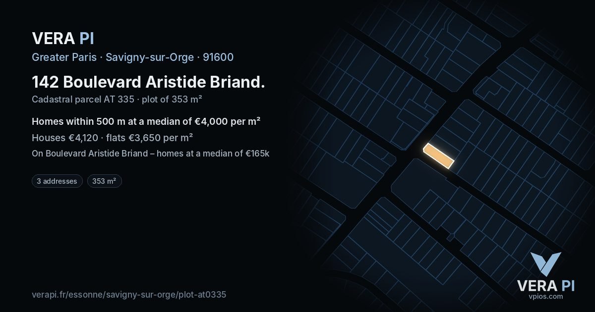142 Boulevard Aristide Briand, Savigny-sur-Orge at night – the plot lit, the parcels around coloured by the prices near them